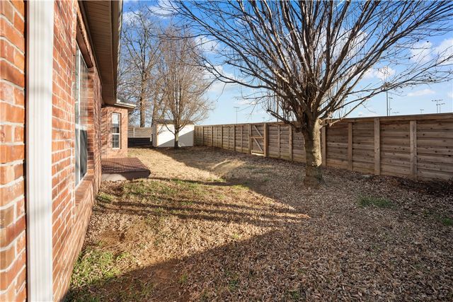 2345 Tall Tree Lane, Springdale, AR 72762