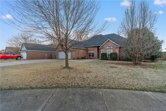 2345 Tall Tree Lane, Springdale, AR 72762