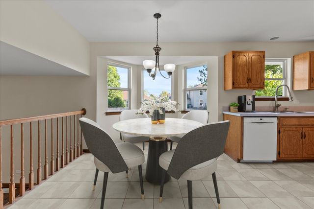 4616 Peacock Lane, Plainfield, IL 60586