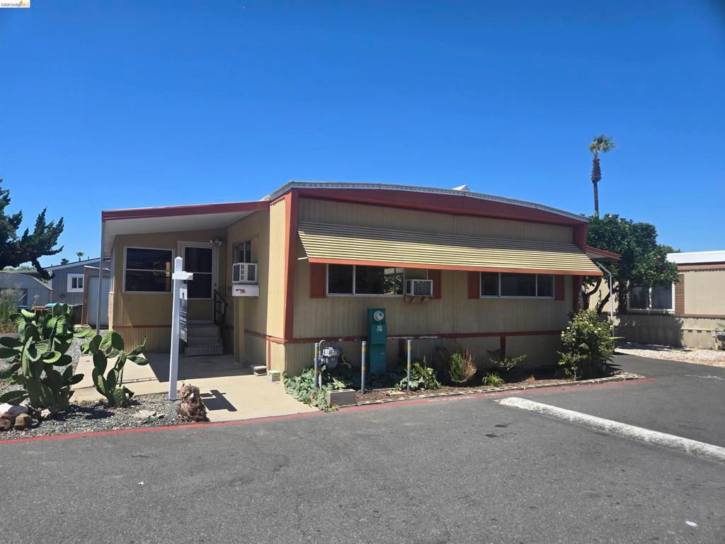 Image 1 of property listing at 3301 Buchanan, Antioch, CA 94509