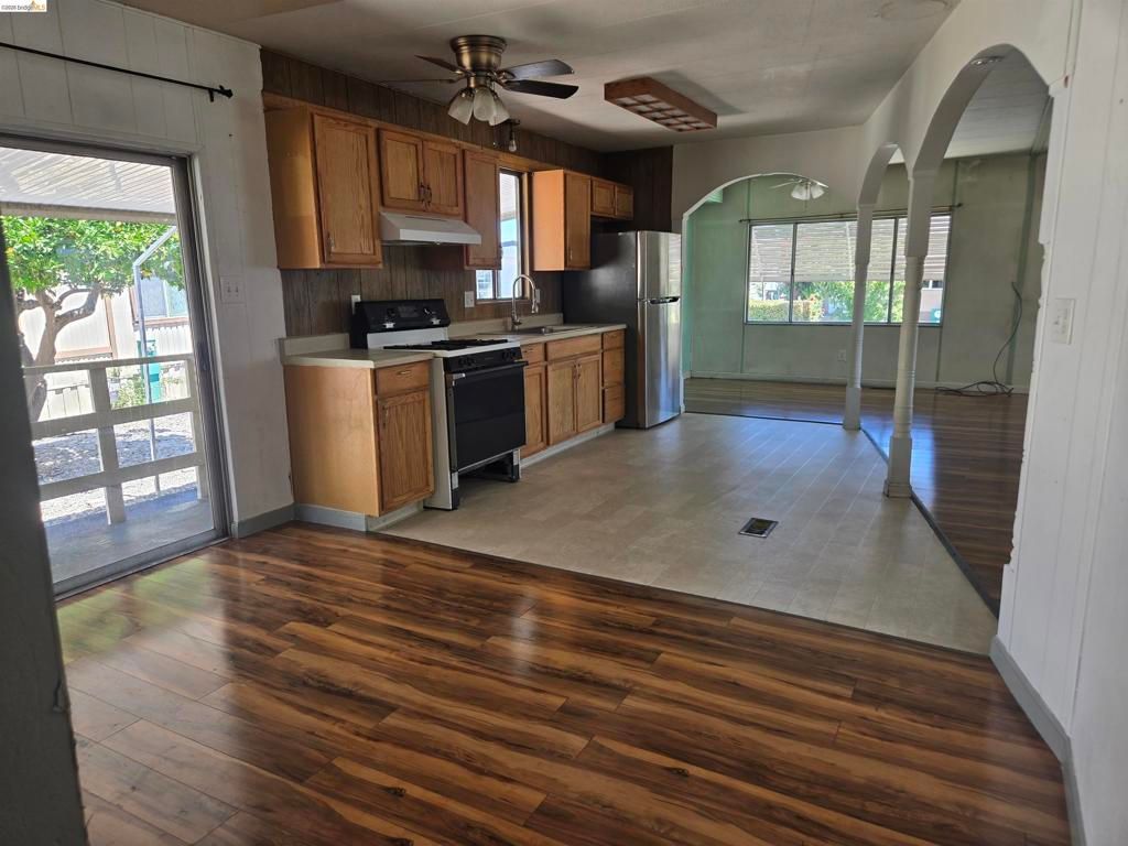 Image 11 of property listing at 3301 Buchanan, Antioch, CA 94509