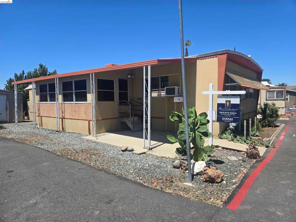 Image 2 of property listing at 3301 Buchanan, Antioch, CA 94509