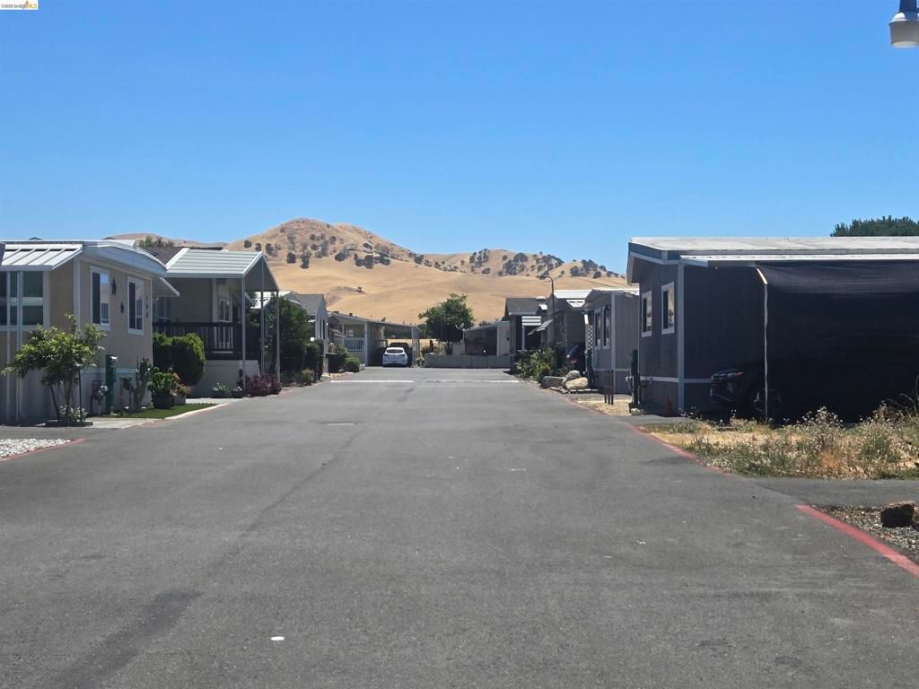 Image 23 of property listing at 3301 Buchanan, Antioch, CA 94509