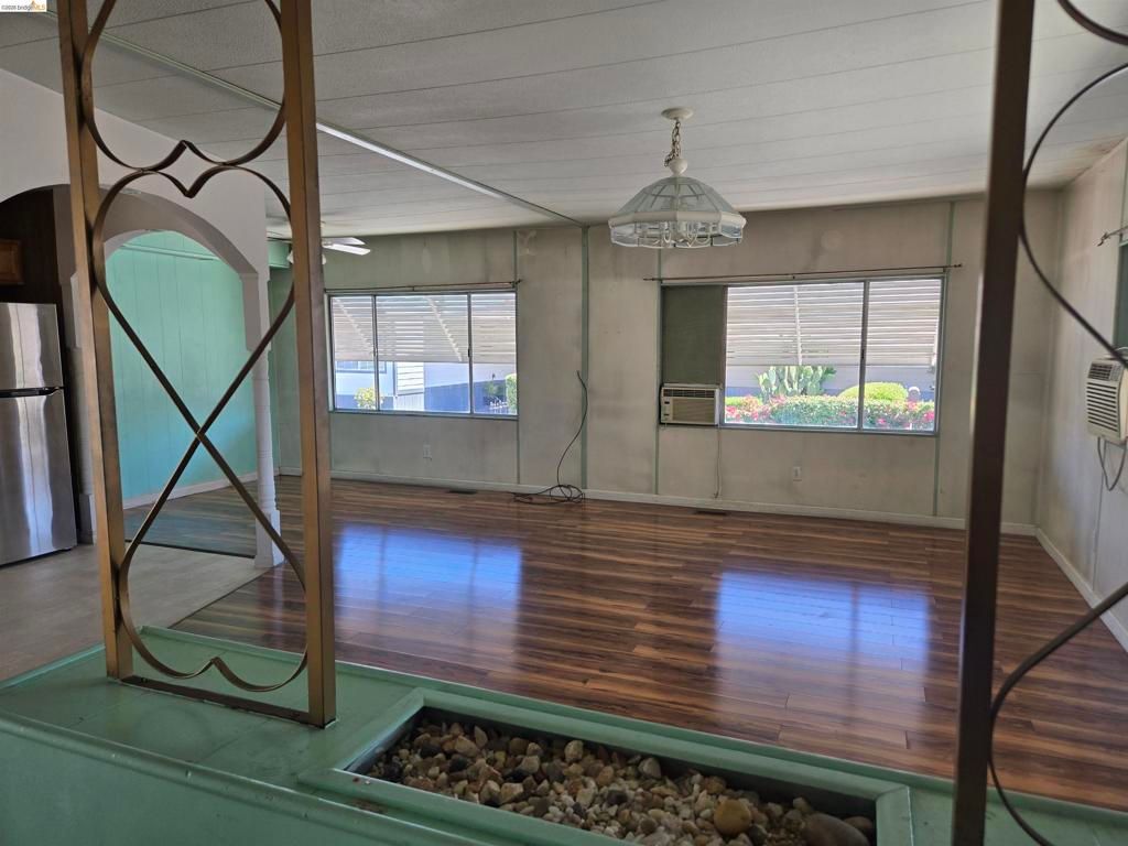 Image 7 of property listing at 3301 Buchanan, Antioch, CA 94509