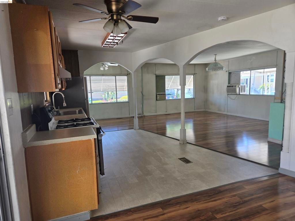 Image 9 of property listing at 3301 Buchanan, Antioch, CA 94509