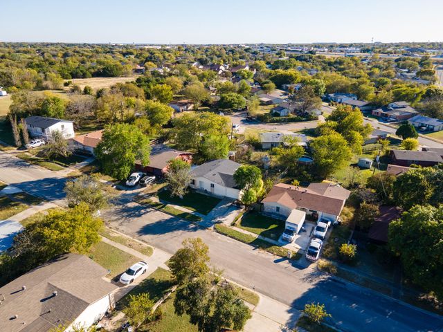 806 W Bryce Ave, Killeen, TX 76541