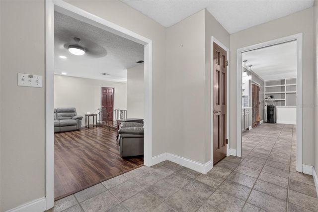 6313 WYNGLOW LANE, Orlando, FL 32818