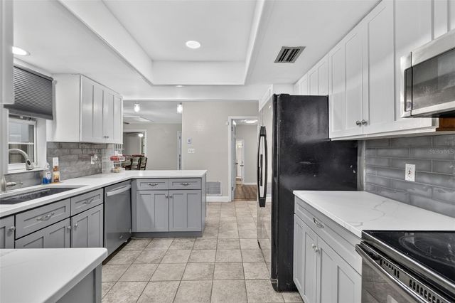 6313 WYNGLOW LANE, Orlando, FL 32818