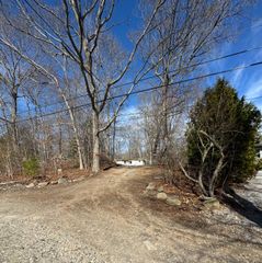 14 Blaine Avenue, Clinton, CT 06413