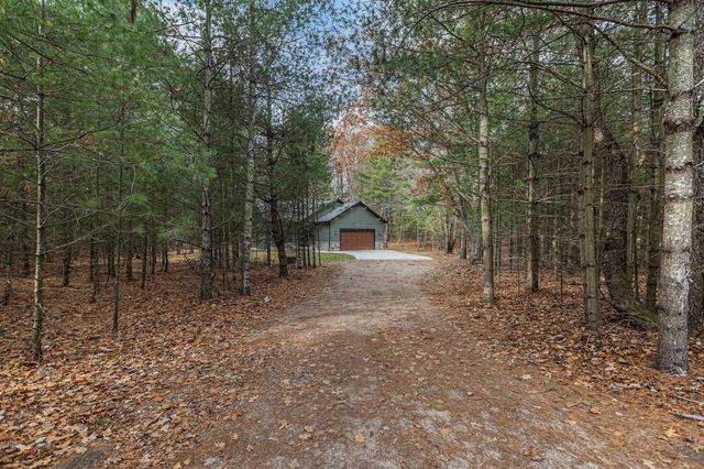 6067 Heartwood Trail, Lake Ann, MI 49650