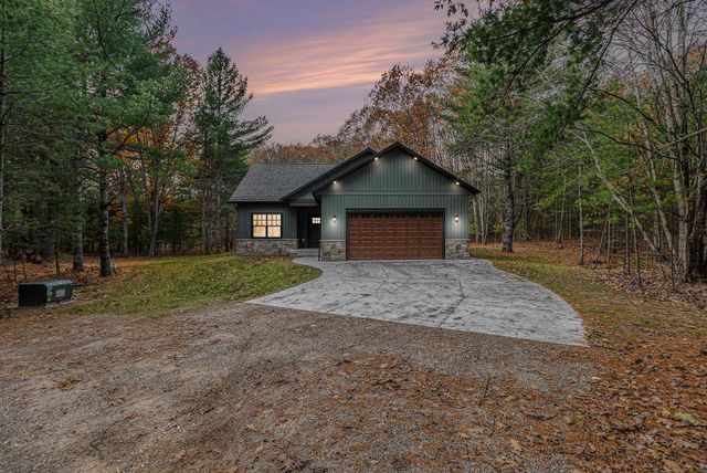 6067 Heartwood Trail, Lake Ann, MI 49650