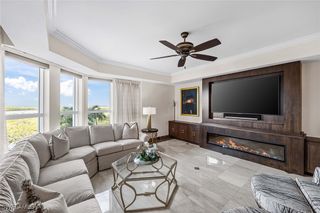 285 Grande WAY 501, Naples, FL 34110