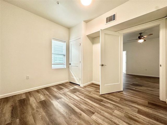 911 W 22nd. ST 203, Austin, TX 78705