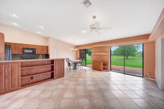 8507 NW 83rd St, Tamarac, FL 33321