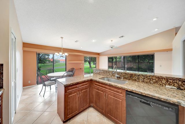 8507 NW 83rd St, Tamarac, FL 33321