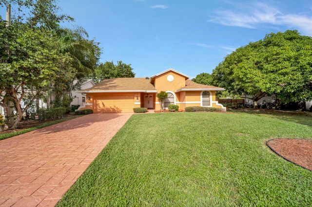 8507 NW 83rd St, Tamarac, FL 33321