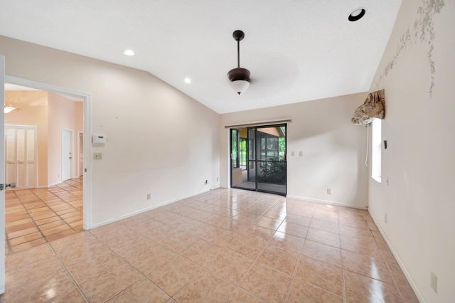 8507 NW 83rd St, Tamarac, FL 33321