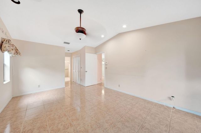 8507 NW 83rd St, Tamarac, FL 33321