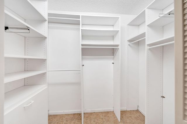 8507 NW 83rd St, Tamarac, FL 33321