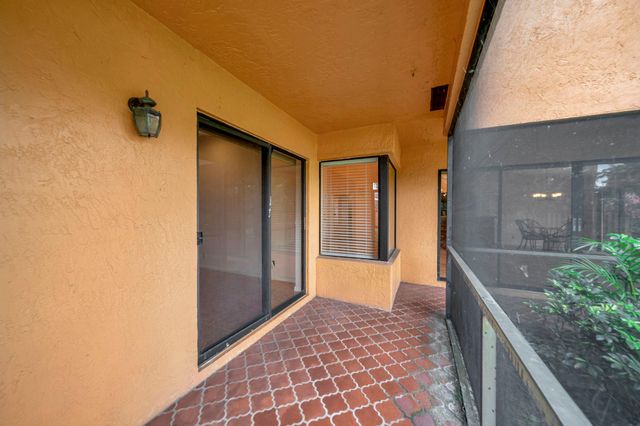 8507 NW 83rd St, Tamarac, FL 33321