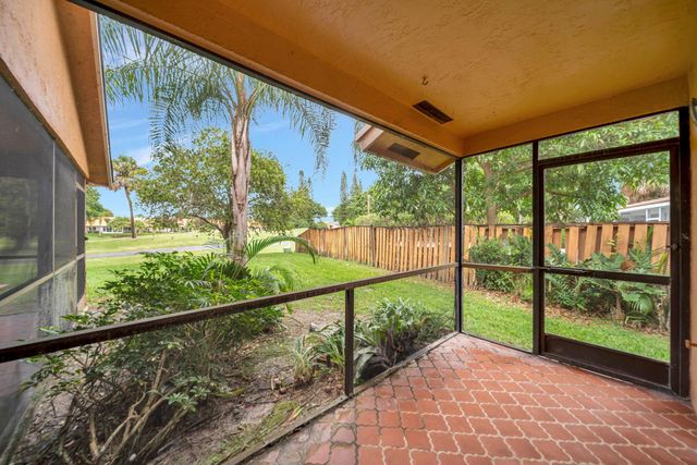 8507 NW 83rd St, Tamarac, FL 33321