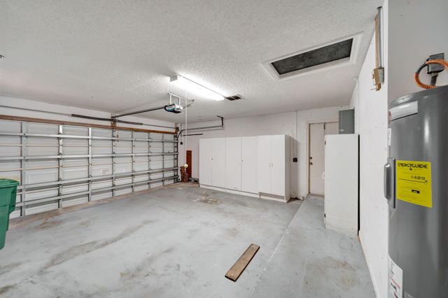 8507 NW 83rd St, Tamarac, FL 33321