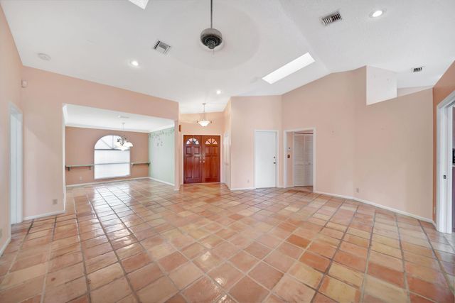 8507 NW 83rd St, Tamarac, FL 33321