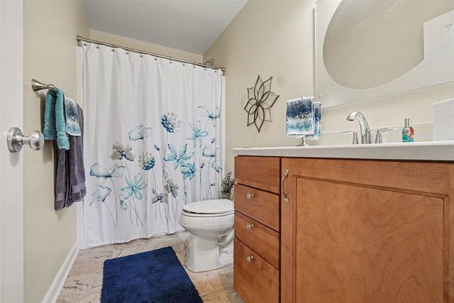 2133 S Van Kal Street, Kalamazoo, MI 49009