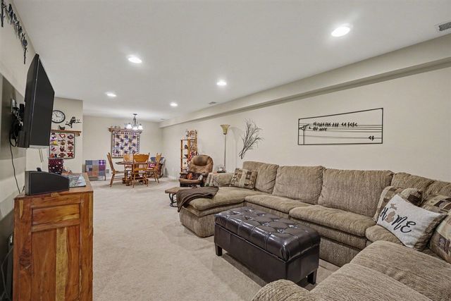 2133 S Van Kal Street, Kalamazoo, MI 49009