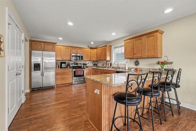 2133 S Van Kal Street, Kalamazoo, MI 49009