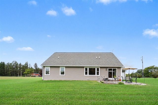 2133 S Van Kal Street, Kalamazoo, MI 49009