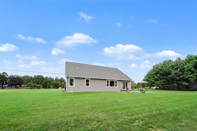 2133 S Van Kal Street, Kalamazoo, MI 49009