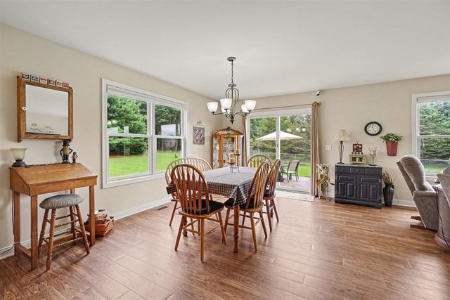 2133 S Van Kal Street, Kalamazoo, MI 49009