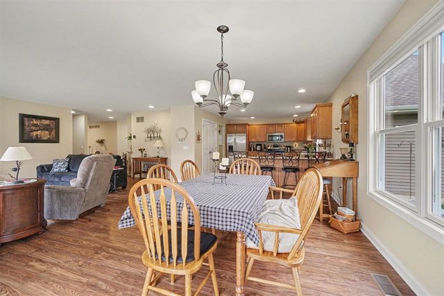2133 S Van Kal Street, Kalamazoo, MI 49009