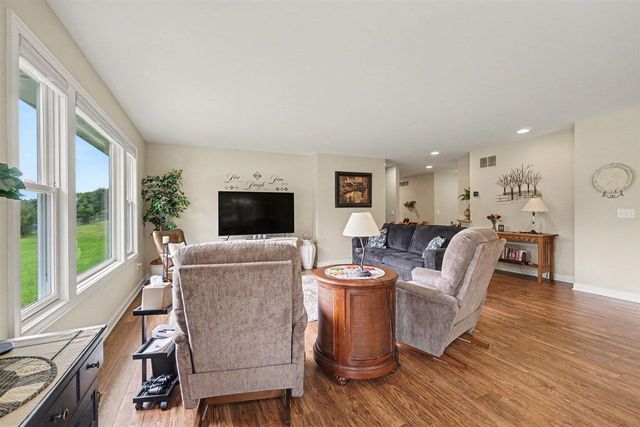 2133 S Van Kal Street, Kalamazoo, MI 49009