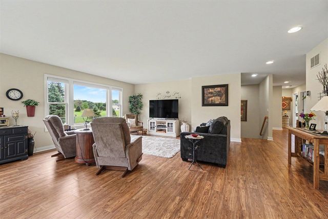 2133 S Van Kal Street, Kalamazoo, MI 49009