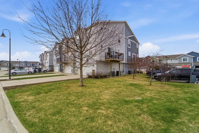 235 Burr Oak Court, Norwalk, IA 50211