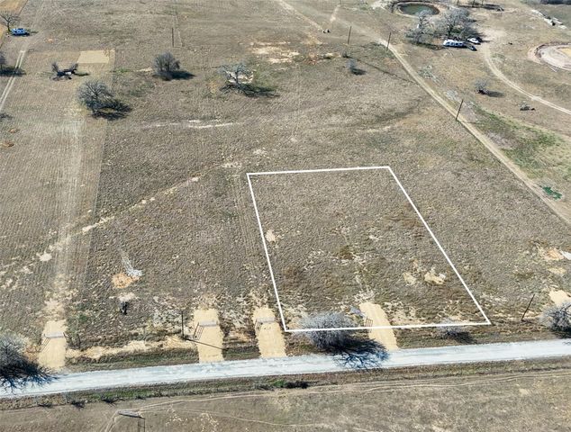 8200 Old Colony Line RD, Dale, TX 78616