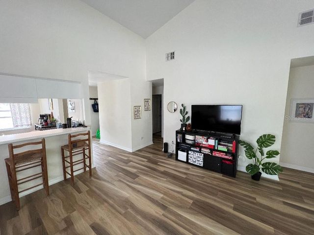 9485 HAMLIN BOULEVARD 8, Seminole, FL 33776