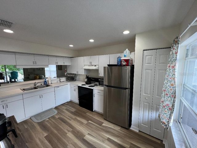 9485 HAMLIN BOULEVARD 8, Seminole, FL 33776