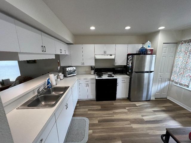 9485 HAMLIN BOULEVARD 8, Seminole, FL 33776