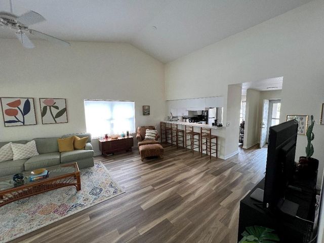 9485 HAMLIN BOULEVARD 8, Seminole, FL 33776