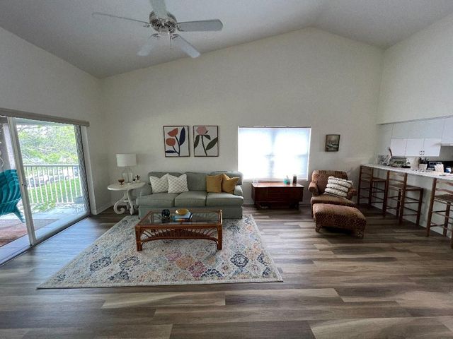 9485 HAMLIN BOULEVARD 8, Seminole, FL 33776