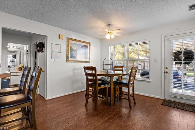 5056 Heathglen CIR, Virginia Beach, VA 23456