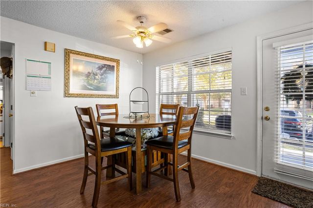 5056 Heathglen CIR, Virginia Beach, VA 23456