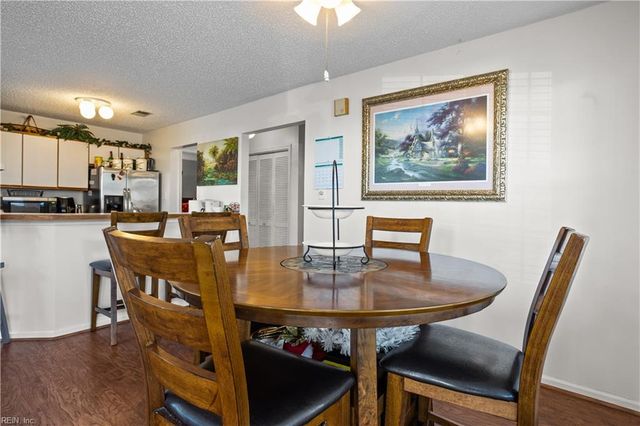 5056 Heathglen CIR, Virginia Beach, VA 23456
