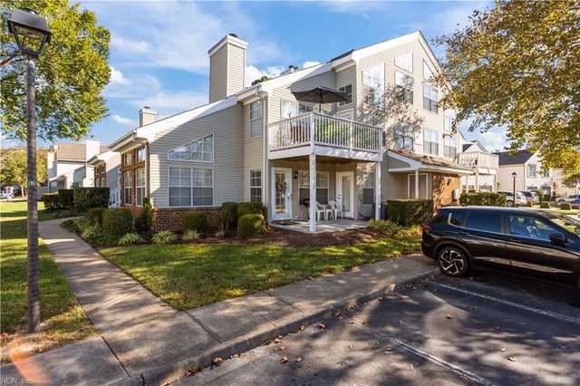 5056 Heathglen CIR, Virginia Beach, VA 23456