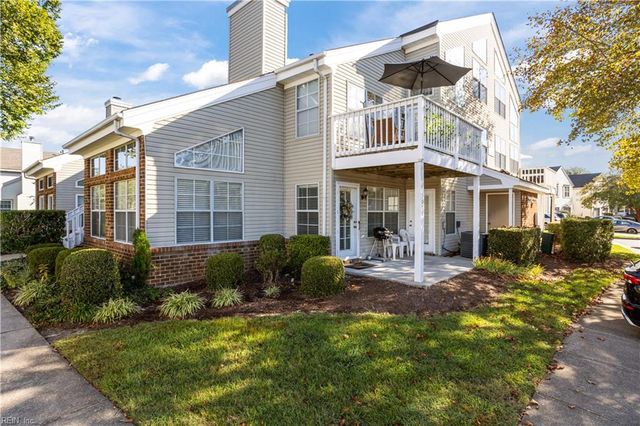 5056 Heathglen CIR, Virginia Beach, VA 23456