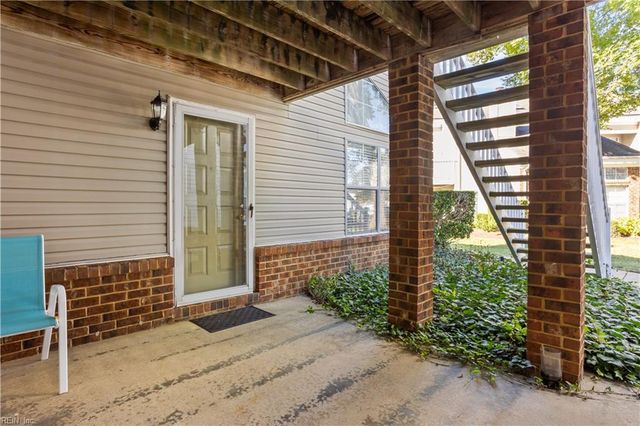 5056 Heathglen CIR, Virginia Beach, VA 23456