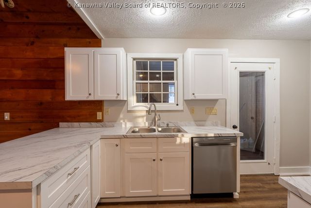 413 Red Willow Road, Cool Ridge, WV 25825